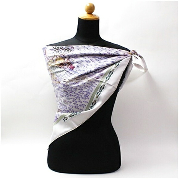 HERMES Gray Scarf - Picture 3 of 8